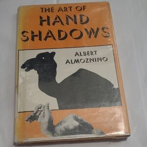 3/$5 Or 6/$10❤️The Art of Hand Shadows Book By Albert Almoznino